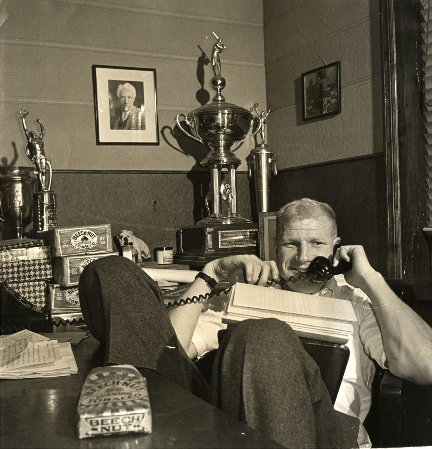 Bill Veeck Returns As White Sox Owner Baseball Hall Of Fame